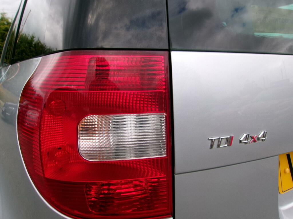 Skoda Yeti Elegance Tsi Red #41