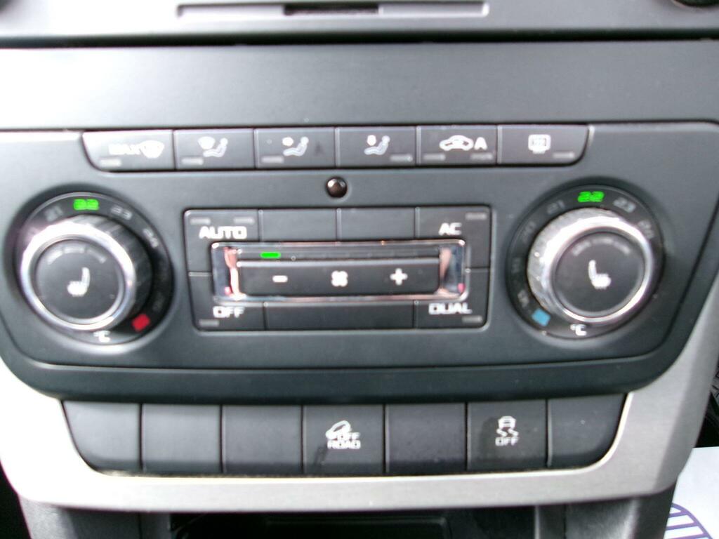 Skoda Yeti Elegance Tsi Red #44