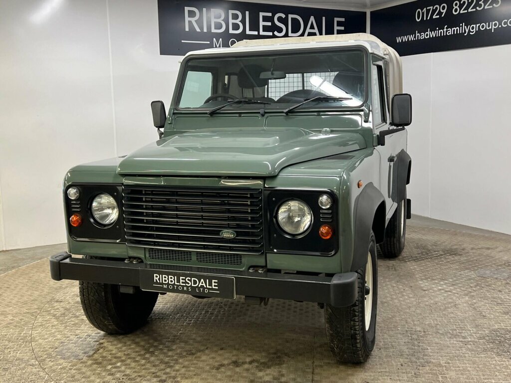 Land Rover Defender 2.2L Td Hard Top Silver #2