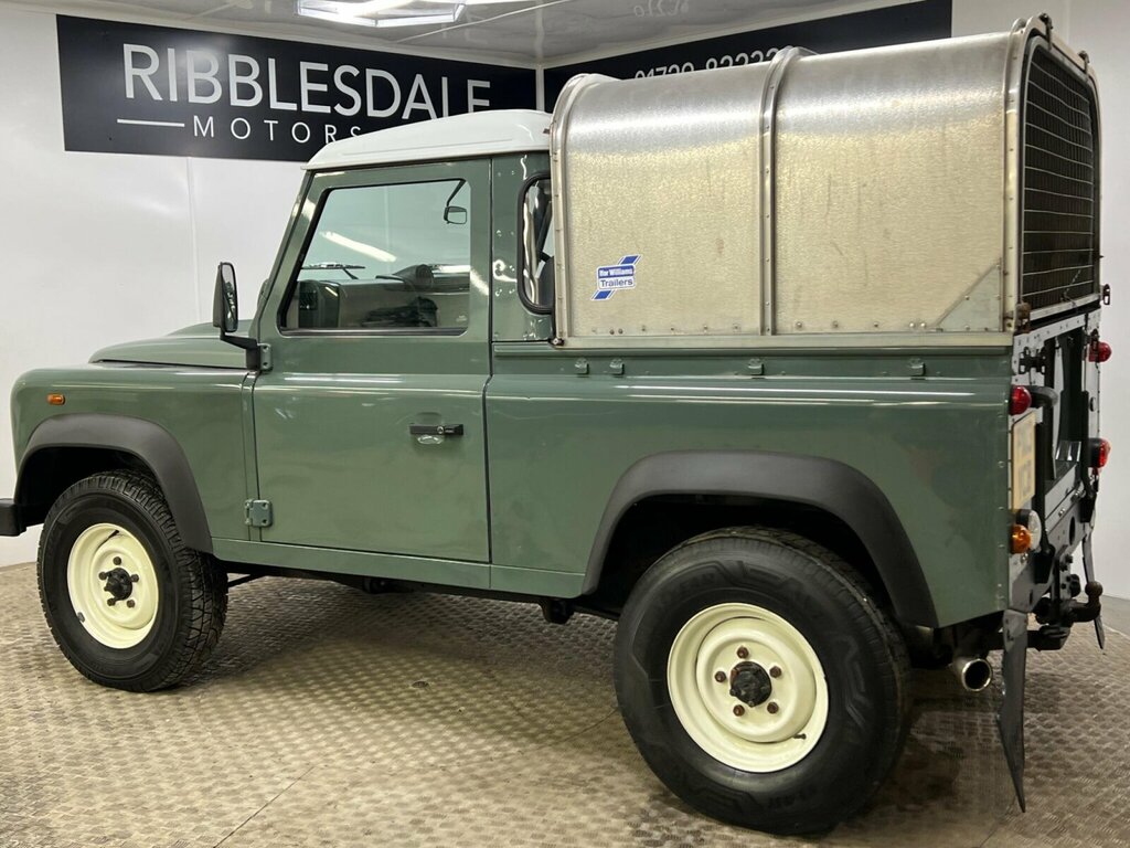 Land Rover Defender 2.2L Td Hard Top Silver #6