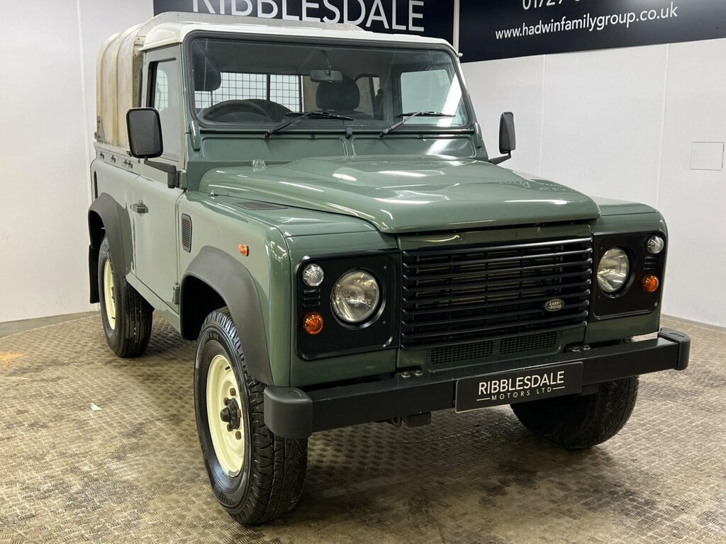 Land Rover Defender 2.2L Td Hard Top Silver #1