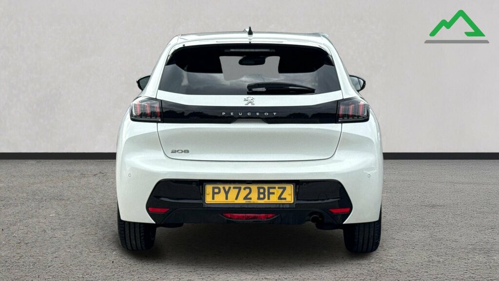 Peugeot 208 1.2 Puretech Allure Premium Hatchback PY72BFZ White #4