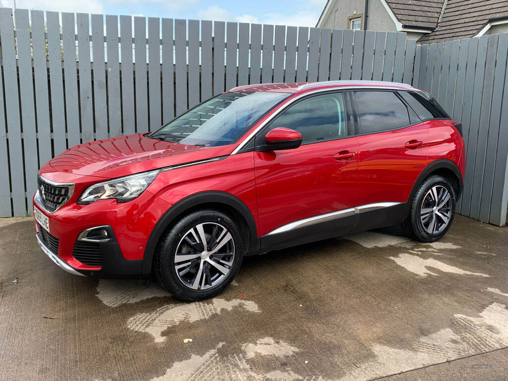 Peugeot 3008 1.5 Bluehdi Allure KO69LHE Red #3