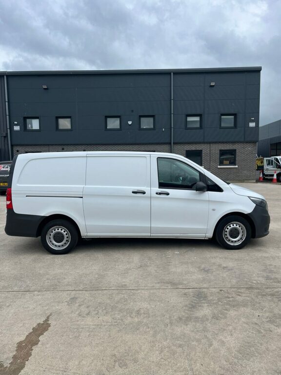 Mercedes-Benz Vito 110 Progressive Cdi SRZ4364  #3