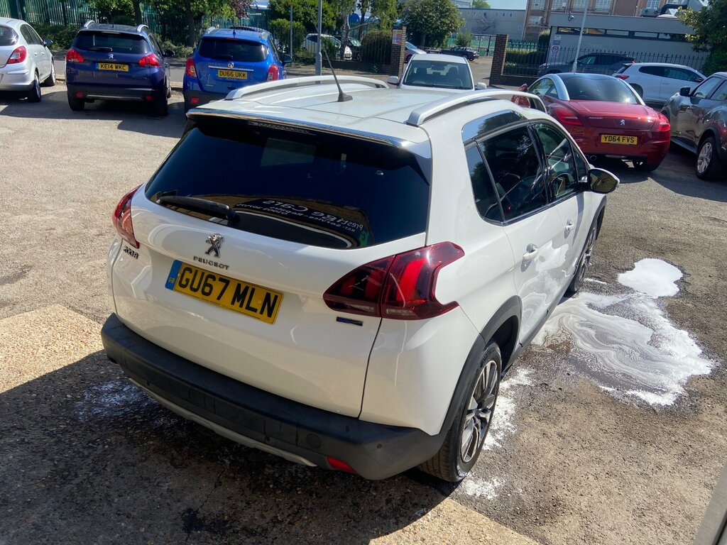 Peugeot 2008 1.2 Puretech Allure Suv Euro 6 GU67MLN White #5