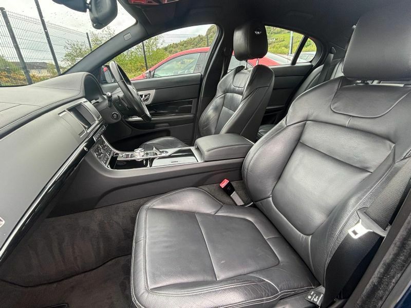 Jaguar XF R-sport Black V6 D ML15XAA Blue #2