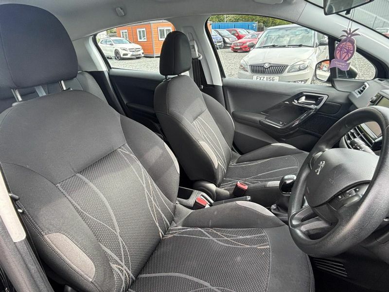 Peugeot 208 Active Hdi YS14YRY Black #2