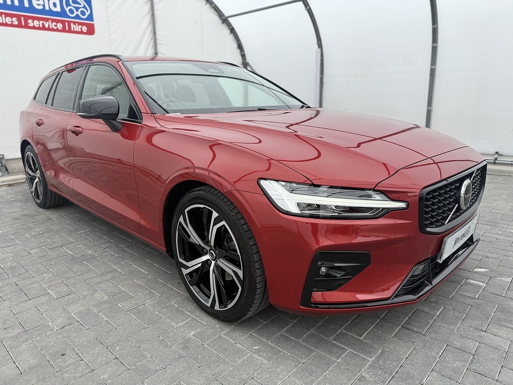 Volvo V60 B4 Mhev Plus CV25FWR Red #4