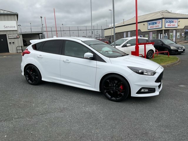 Ford Focus 2.0 Tdci St-3 Hatchback Euro 6 JM66RUD White #2