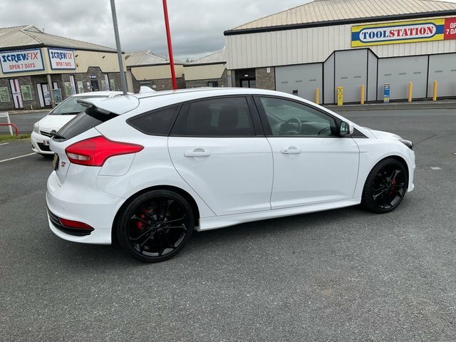 Ford Focus 2.0 Tdci St-3 Hatchback Euro 6 JM66RUD White #5