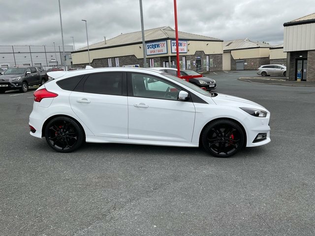 Ford Focus 2.0 Tdci St-3 Hatchback Euro 6 JM66RUD White #3