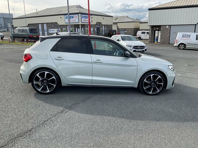 Audi A1 1.5 Tfsi 35 Black Edition Sportback S T DS72AOA Black #2