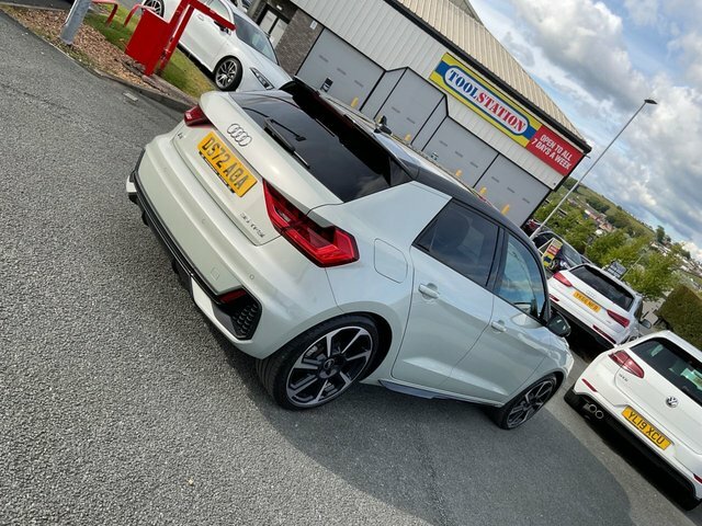 Audi A1 1.5 Tfsi 35 Black Edition Sportback S T DS72AOA Black #6