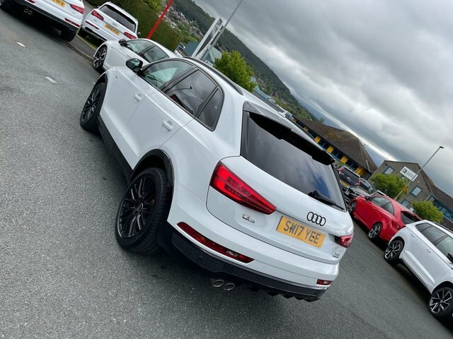 Audi Q3 2.0 Tdi Black Edition Suv S Tronic Quat SW17YEE Black #4