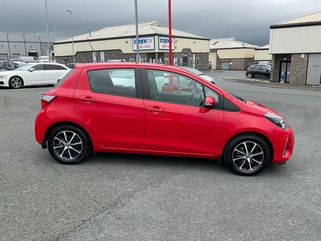 Toyota Yaris 1.5 Vvt-i Icon Tech Hatchback Eu DA19WFO Red #2