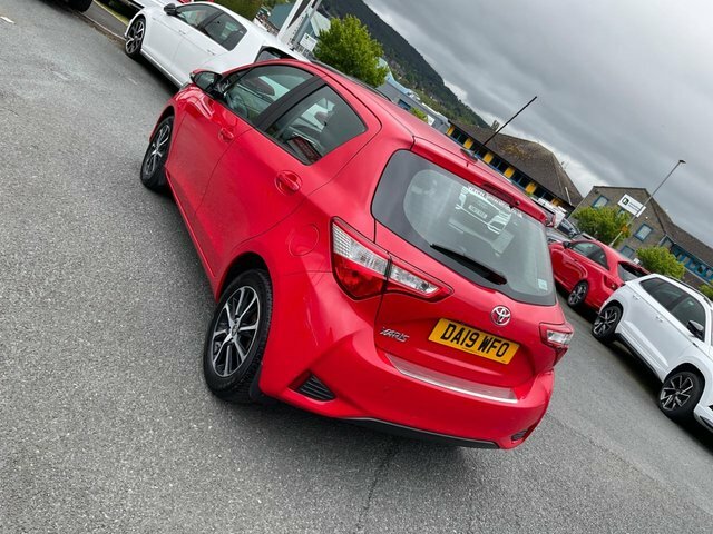 Toyota Yaris 1.5 Vvt-i Icon Tech Hatchback Eu DA19WFO Red #3