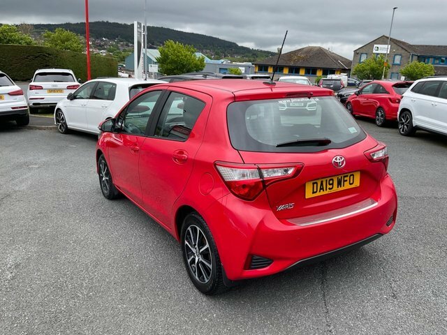 Toyota Yaris 1.5 Vvt-i Icon Tech Hatchback Eu DA19WFO Red #5
