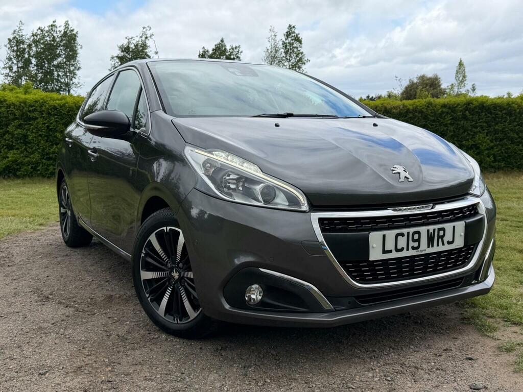 Peugeot 208 Hatchback 1.2 Puretech Tech Edition Euro 6 Ss 5 LC19WRJ Grey #5