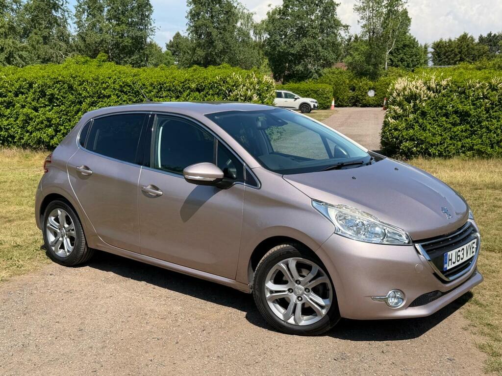 Peugeot 208 Hatchback 1.6 Vti Allure Euro 5 201363 Pink