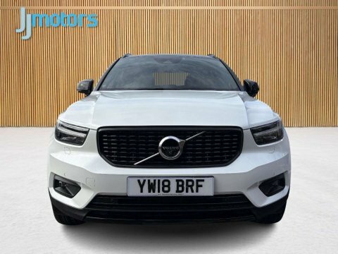Volvo XC40 2.0 T5 R-design YW18BRF White #2