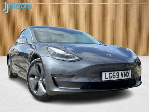 Tesla Model 3 Dual Motor Performance Grey