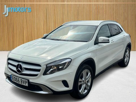 Mercedes-Benz GLA Class 1.6 Gla200 Sport EO66BVP White #2