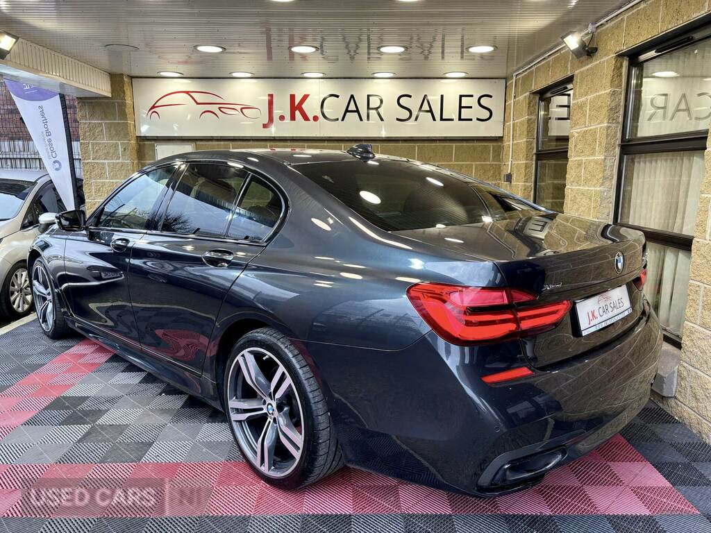 BMW 7 Series 730D Xdrive M Sport YA68LYF Grey #4
