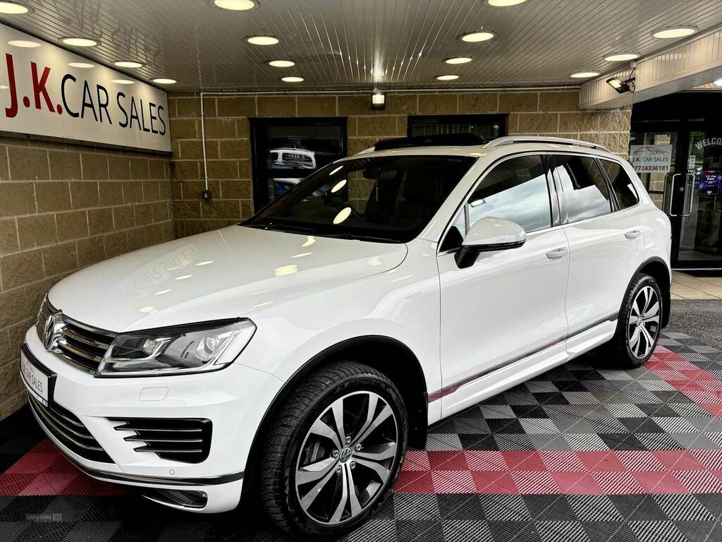 Volkswagen Touareg 3.0 V6 Tdi Bluemotion Tech 262 R-line Tip ND66AEE White #4
