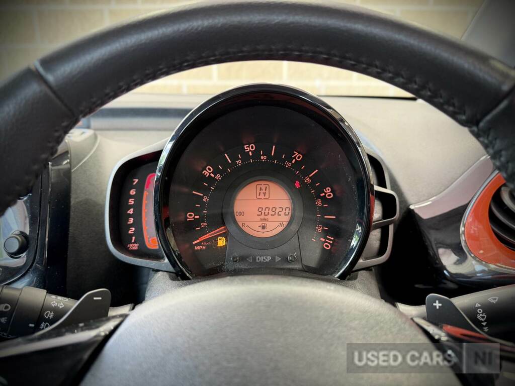 Toyota Aygo 1.0 Vvt-i X-cite X-shift SC64UFW Orange #5