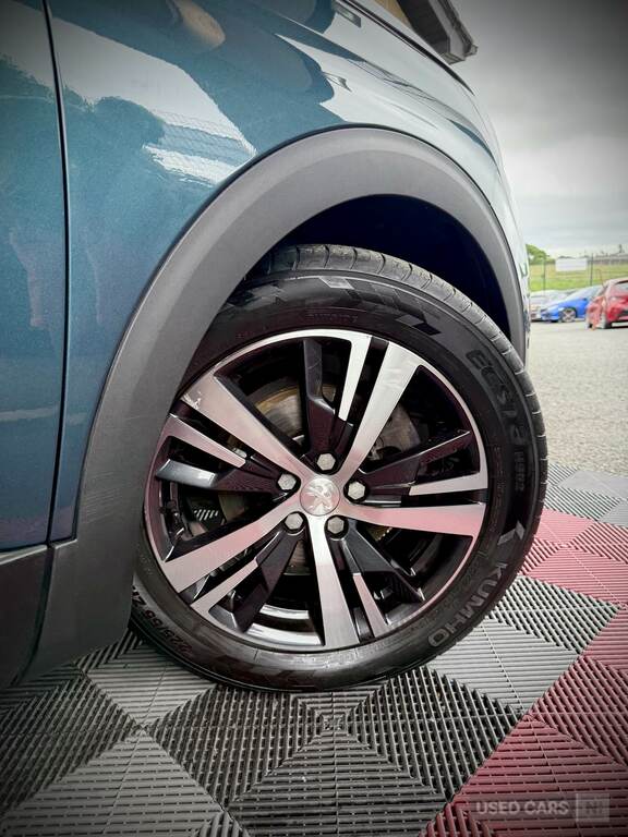Peugeot 5008 1.6 Bluehdi 120 Allure Eat6 Green #2