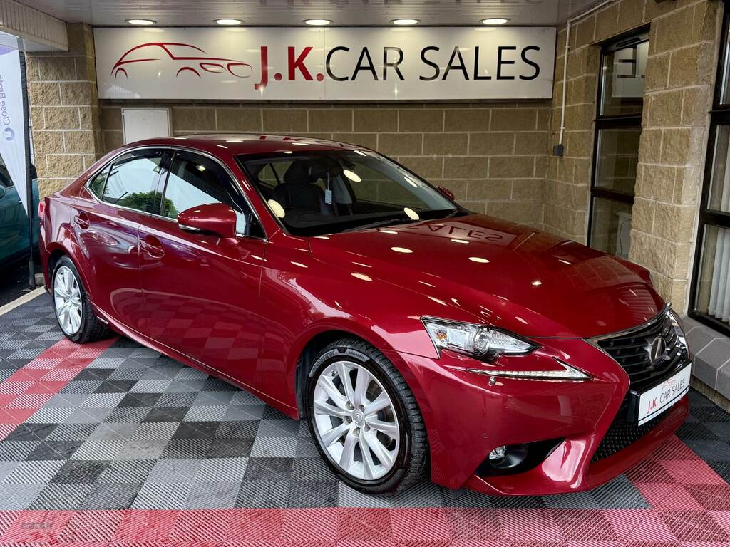 Lexus IS 300H Advance Cvt Red