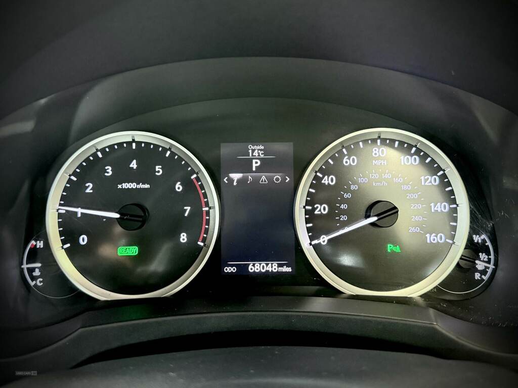 Lexus IS 300H Advance Cvt Red #2