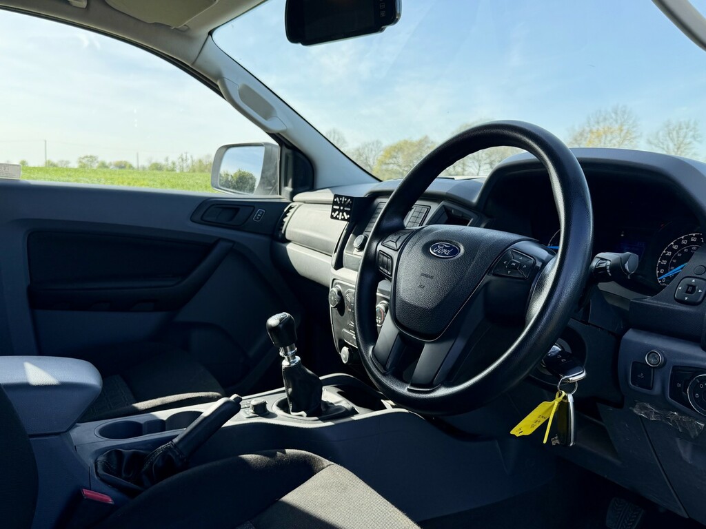 Ford Ranger 2.2 Tdci XL Super Cab Utility Spec Pick Up 2018 YG68MLZ White #5