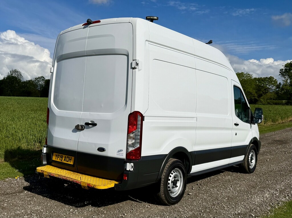 Ford Transit Custom 2.0 350 H3 Ecoblue Utility Spec 2019 YF19AOH White #4