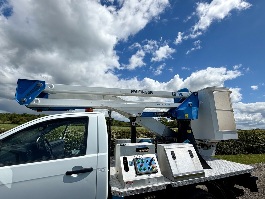 Isuzu D-Max 2.5 Td Cpl 4X4 Cherry Picker Access Platform 20 White #6