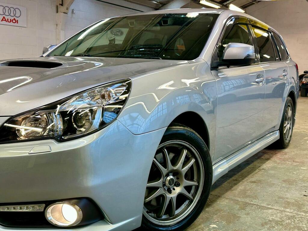 Subaru Legacy Estate White #28