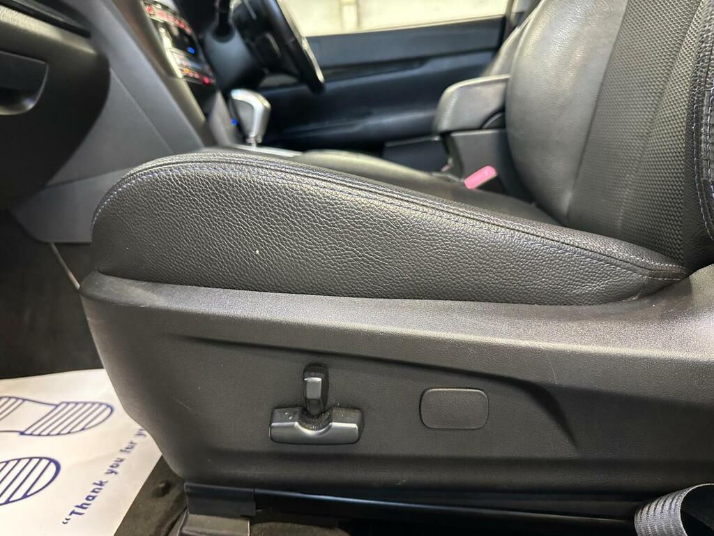 Subaru Legacy Estate White #52