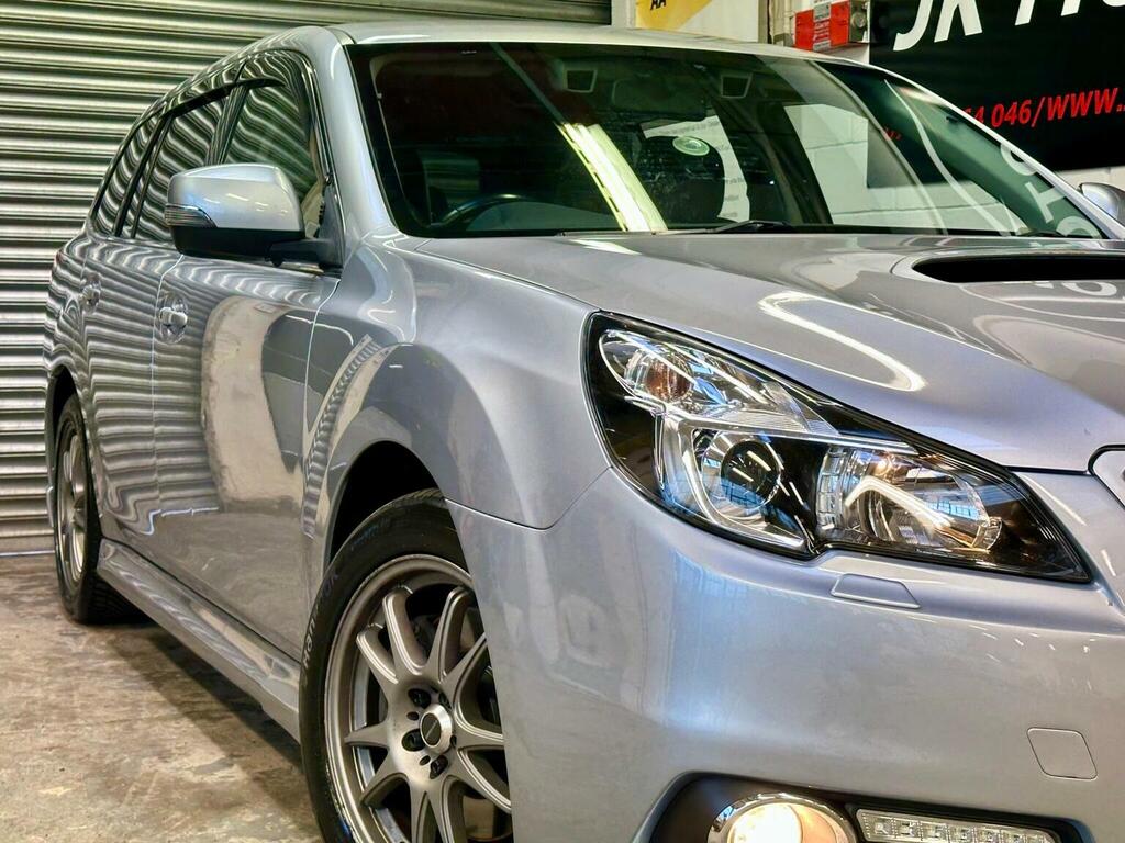 Subaru Legacy Estate White #29