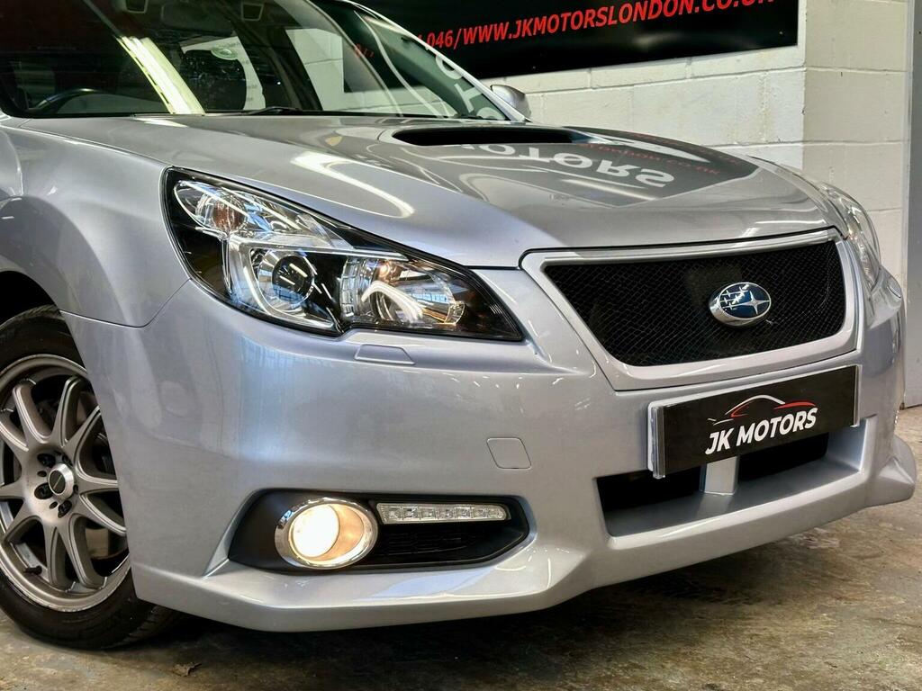 Subaru Legacy Estate White #17