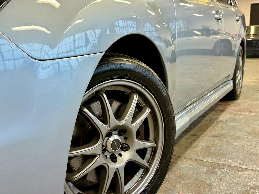 Subaru Legacy Estate White #30