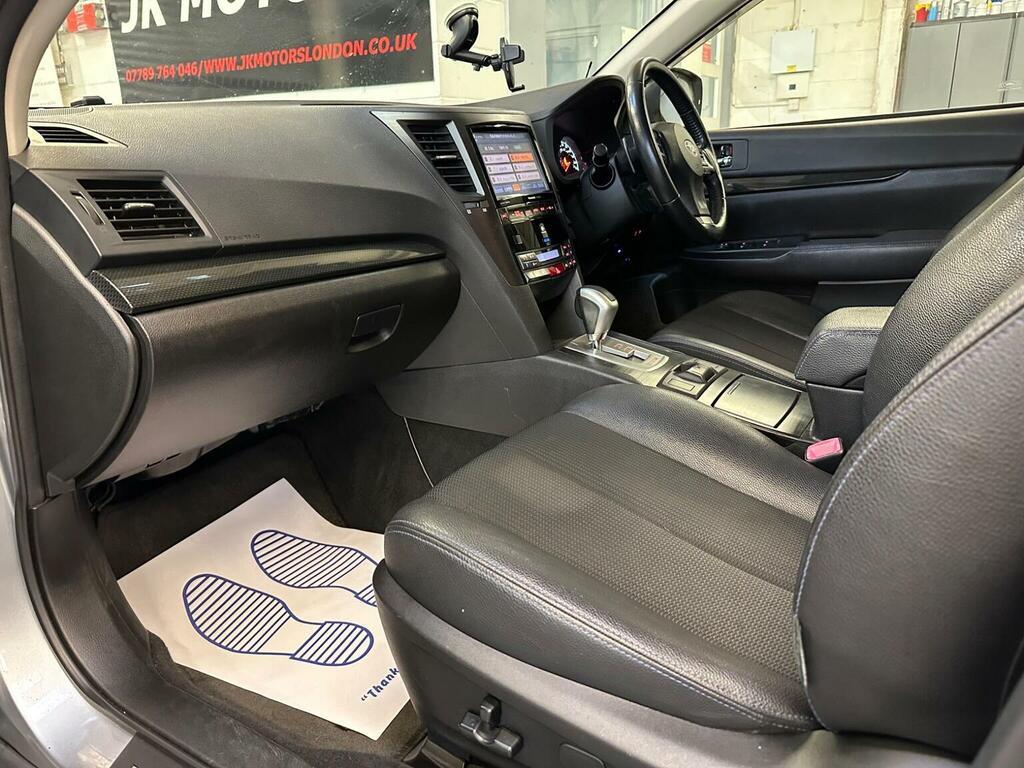 Subaru Legacy Estate White #11