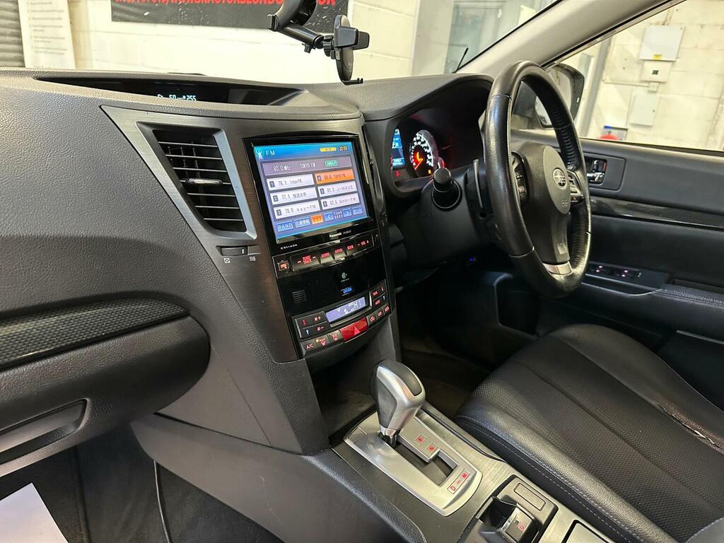 Subaru Legacy Estate White #47