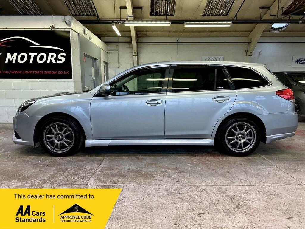 Subaru Legacy Estate White #8