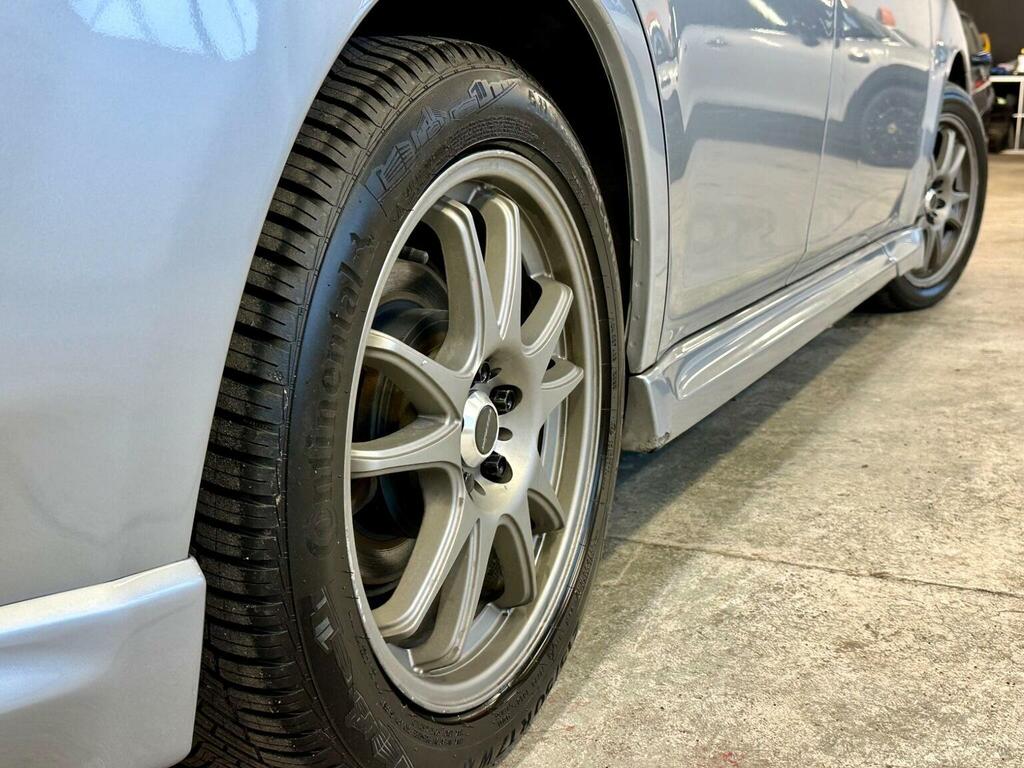 Subaru Legacy Estate White #41