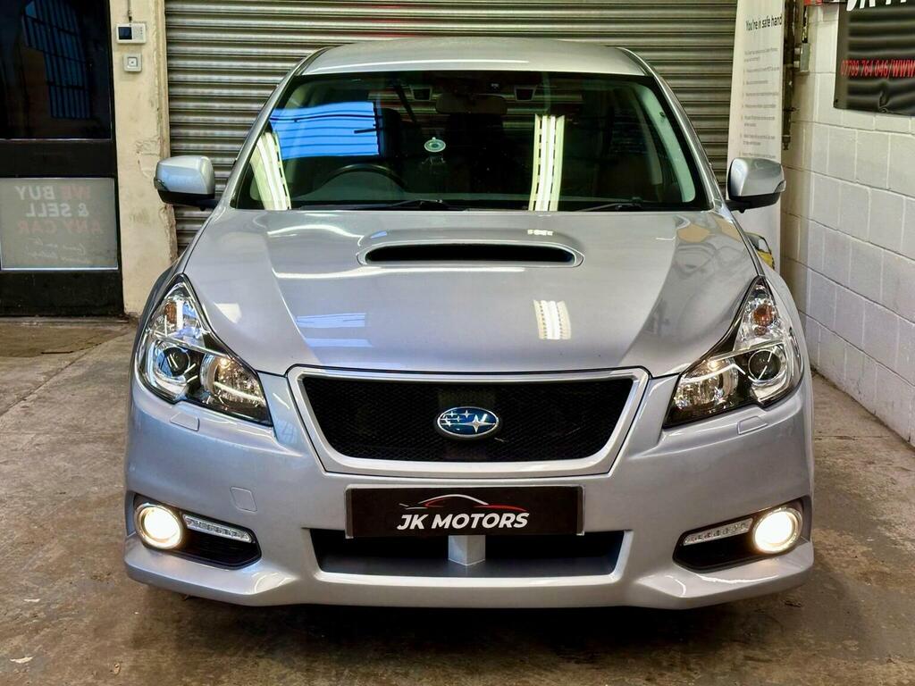 Subaru Legacy Estate White #19