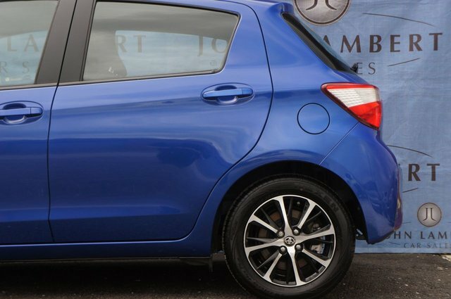 Toyota Yaris Vvt-h Icon Tech Hatchback Blue #3