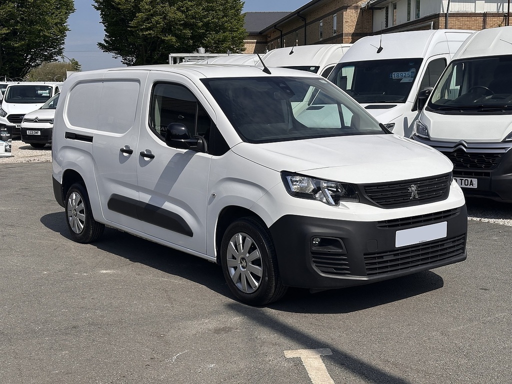 Peugeot Partner Bluehdi 850 Professional Long Crew 6Dr Lwb Euro 6 NV71WNZ White #4