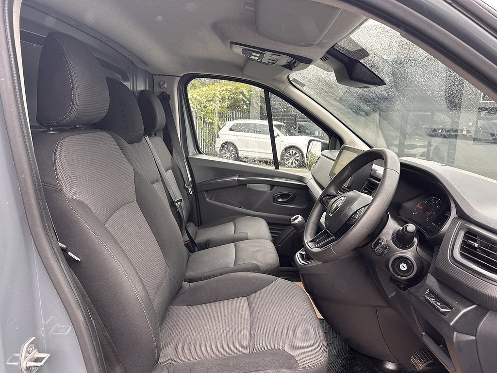 Renault Trafic Dci Blue Sl28 Business L1 H1 Euro 6 130Ps Ac 2022 NA22CFP Grey #2