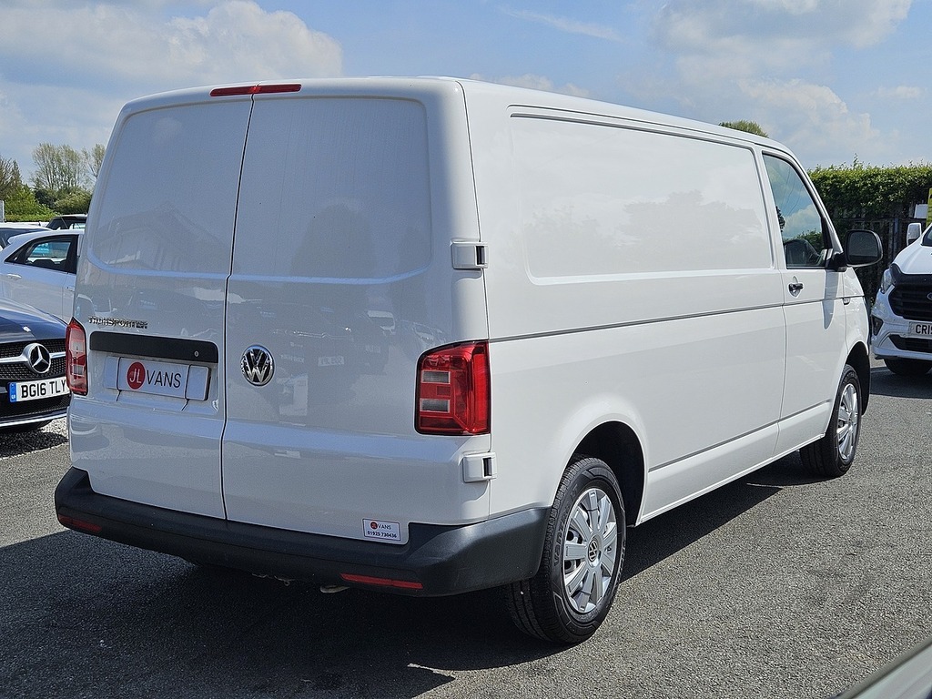 Volkswagen Transporter Tdi T32 Bluemotion Tech Startline L2h1 Euro 6 Ac 2 DW18FCJ White #6