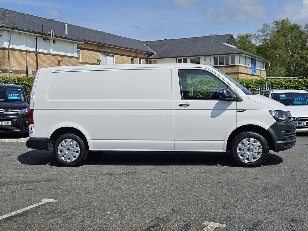 Volkswagen Transporter Tdi T32 Bluemotion Tech Startline L2h1 Euro 6 Ac 2 DW18FCJ White #3